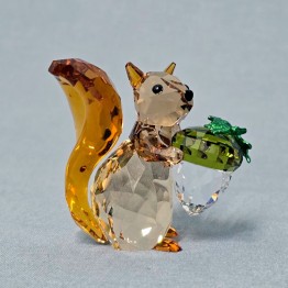 Idyllia Squirrel and Acorn